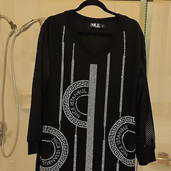Knock out party or club dress. Can be worn casual with sneakers. Suze large. - Picture 4 of 9